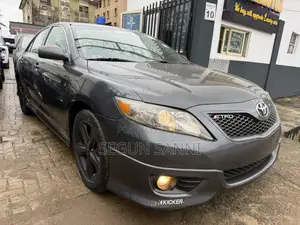 Toyota Camry SE 4dr Sedan (2.5L 4cyl 6AM) 2010 Gray