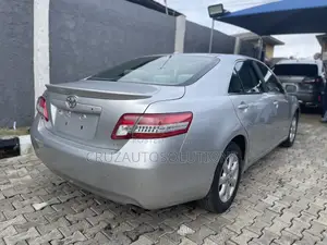 Toyota Camry LE 4dr Sedan (2.5L 4cyl 6AM) 2010 Silver