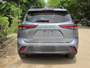 Toyota Highlander Limited FWD 2020 Gray