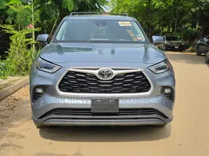 Toyota Highlander Limited FWD 2020 Gray