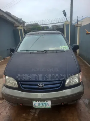 Toyota Sienna 2001 Blue