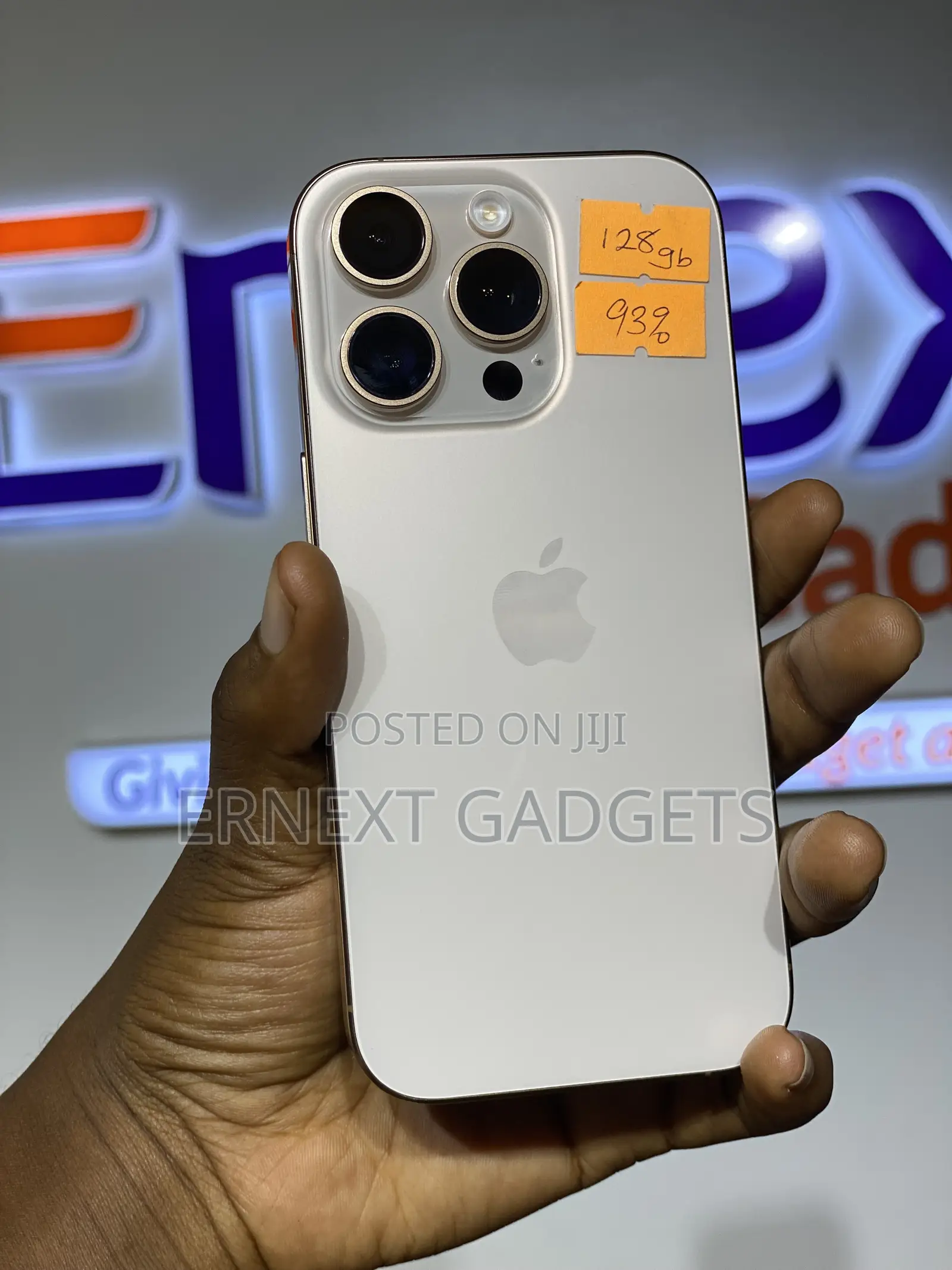 New Apple iPhone 16 Pro 128 GB Gold