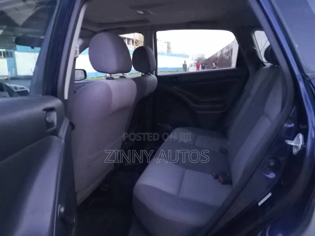 Pontiac Vibe Automatic 2004 Gray