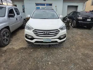Hyundai Santa Fe 2017 White