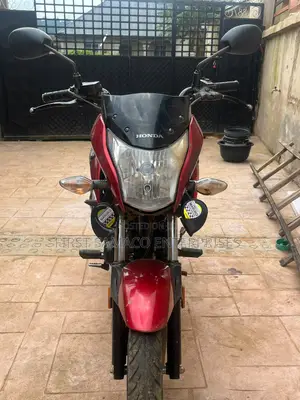 Honda Unicorn 2025 Red