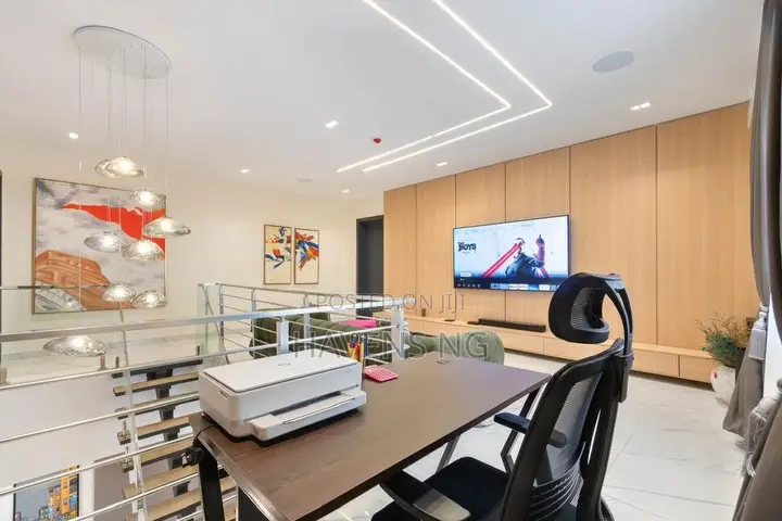 Luxury 3-Bedroom Penthouse