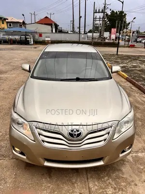 Toyota Camry 2008 Gold