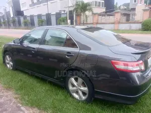 Toyota Camry SE 4dr Sedan (2.5L 4cyl 6AM) 2010 Gray