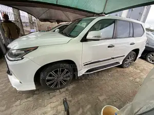 Lexus LX 570 AWD 2014 White