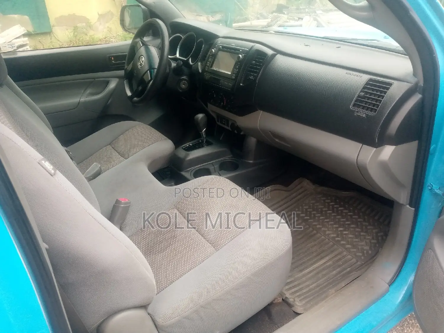Toyota Hilux 2013 Blue