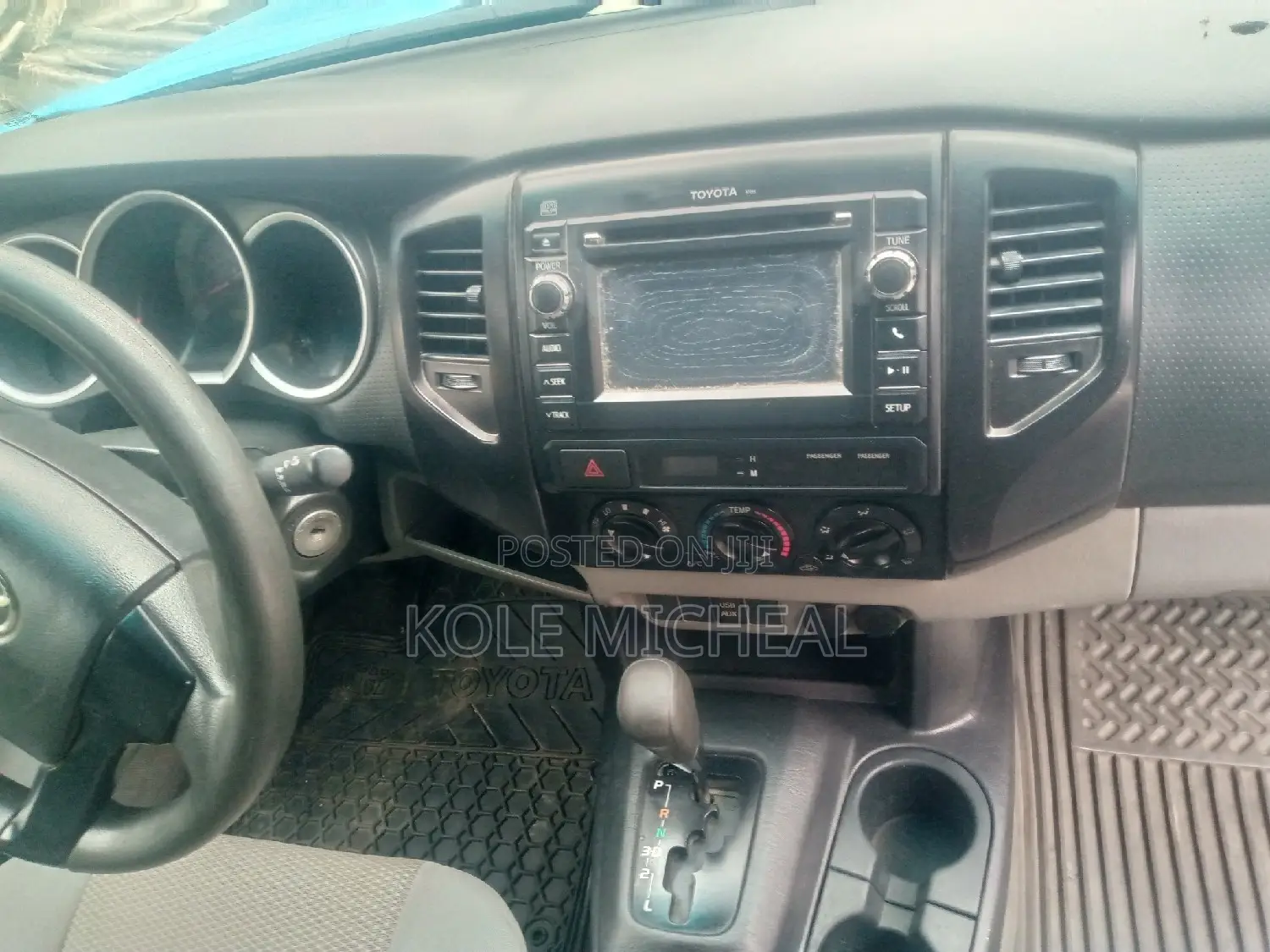 Toyota Hilux 2013 Blue