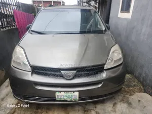 Toyota Sienna 2005 Gray
