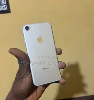 Apple iPhone 7 32 GB Silver