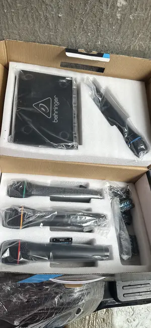Professional 4in1 Berhringer Wireless Microphone