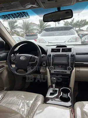 Toyota Camry XLE 4dr Sedan (2.5L 4cyl 6A) 2013 White