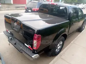 Nissan Frontier Automatic 2005 Gray