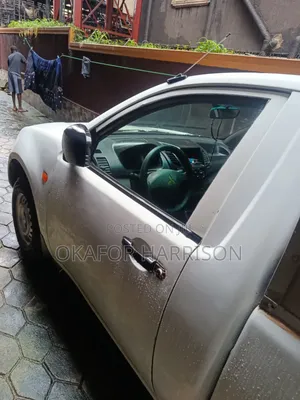 Mitsubishi L200 2011 White