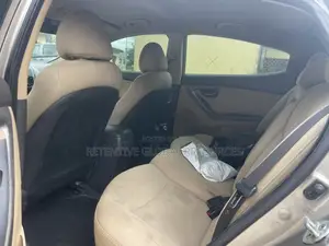 Hyundai Elantra 2012 Gold