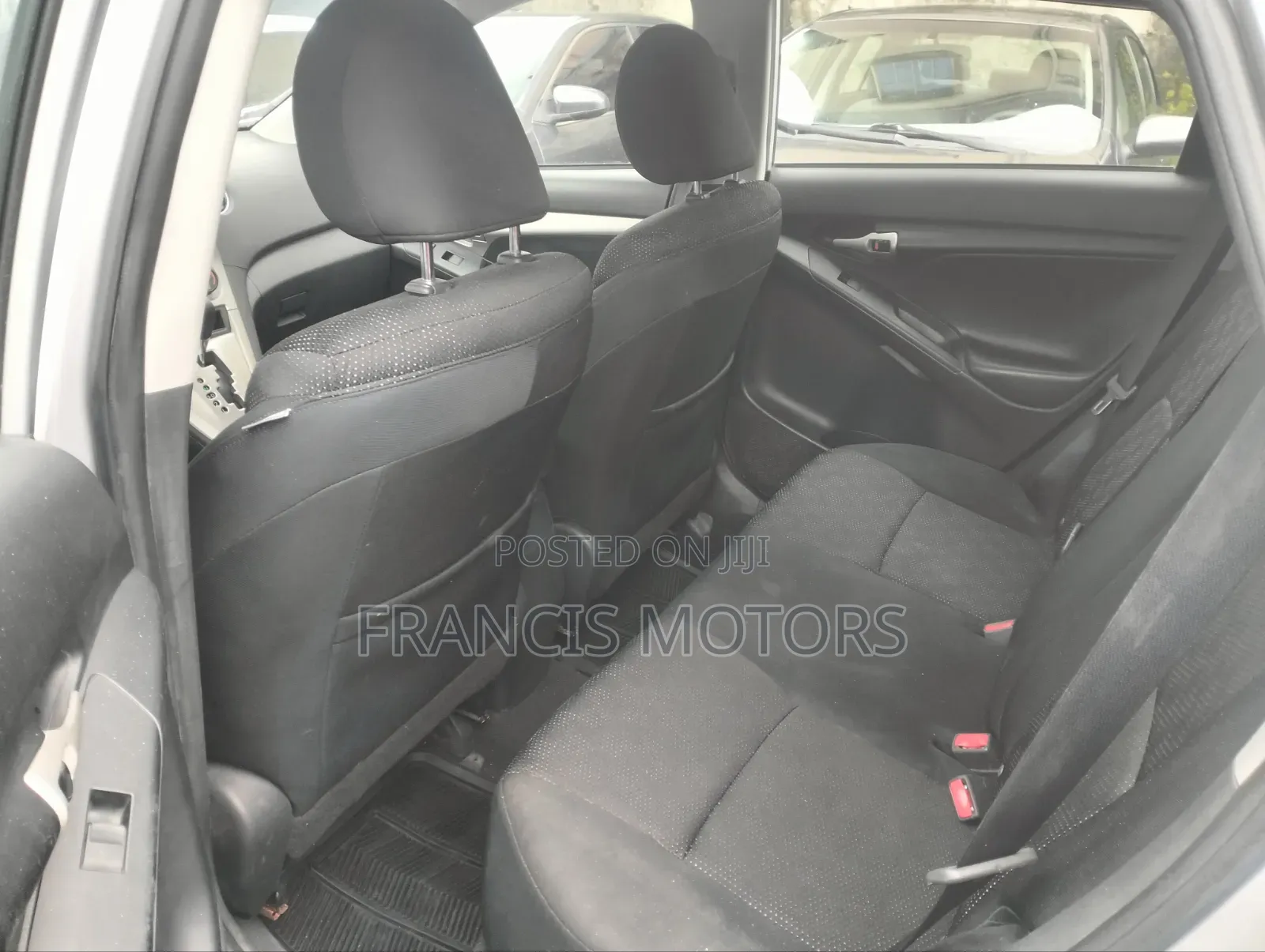 Pontiac Vibe 2010 Silver