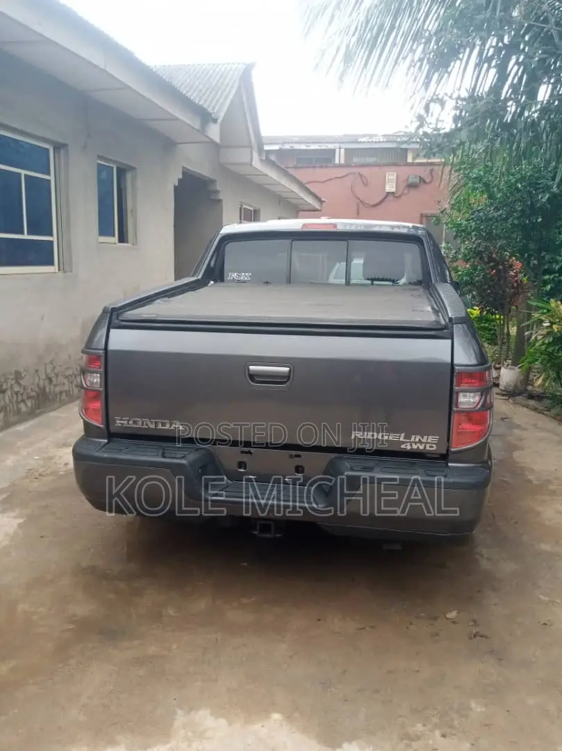 Honda Ridgeline 2011 Gray