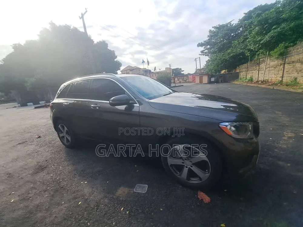 Mercedes-Benz GLC-Class 2017 Gold