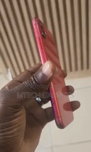 Apple iPhone 11 64 GB Red