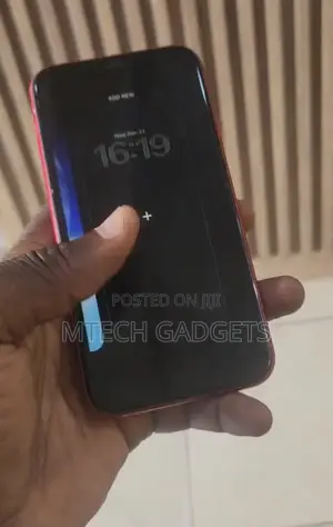 Apple iPhone 11 64 GB Red