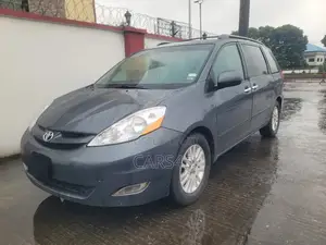 Toyota Sienna 2010 Gray