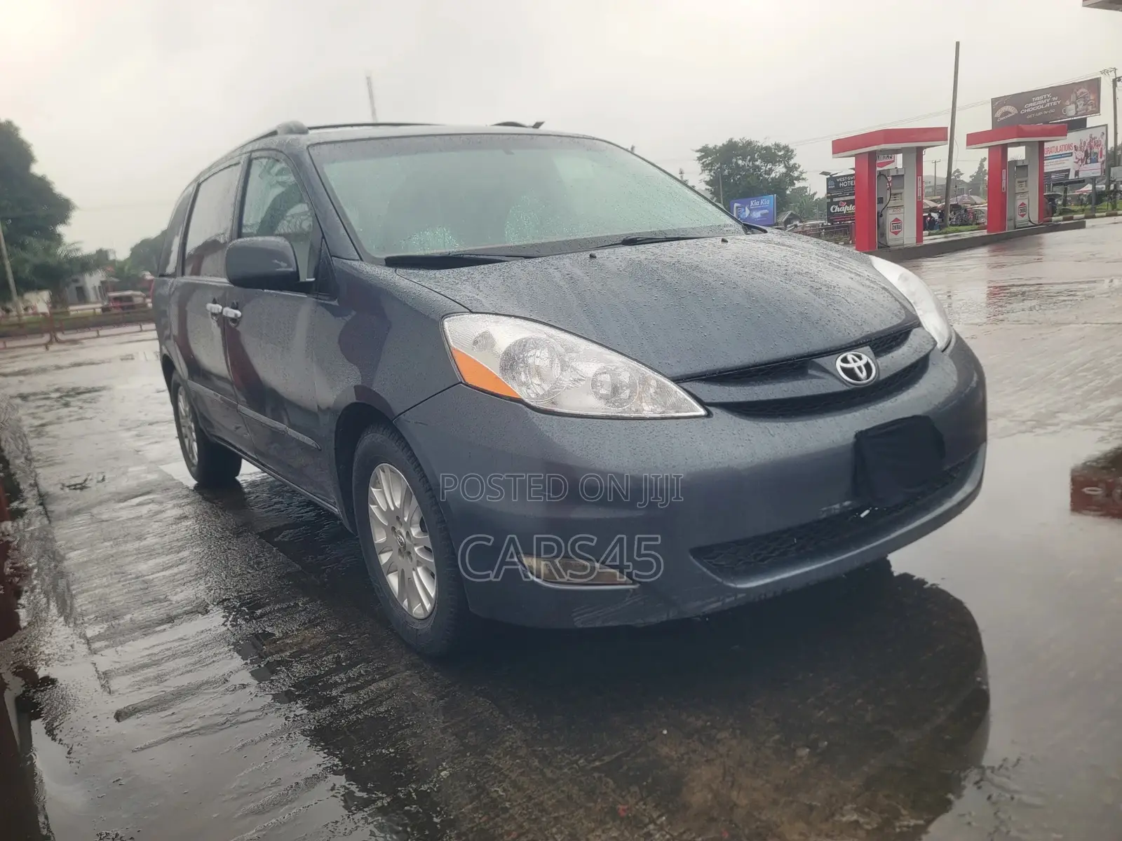 Toyota Sienna 2010 Gray