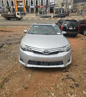 Toyota Camry XLE V6 4dr Sedan (3.5L 6cyl 6A) 2012 Silver