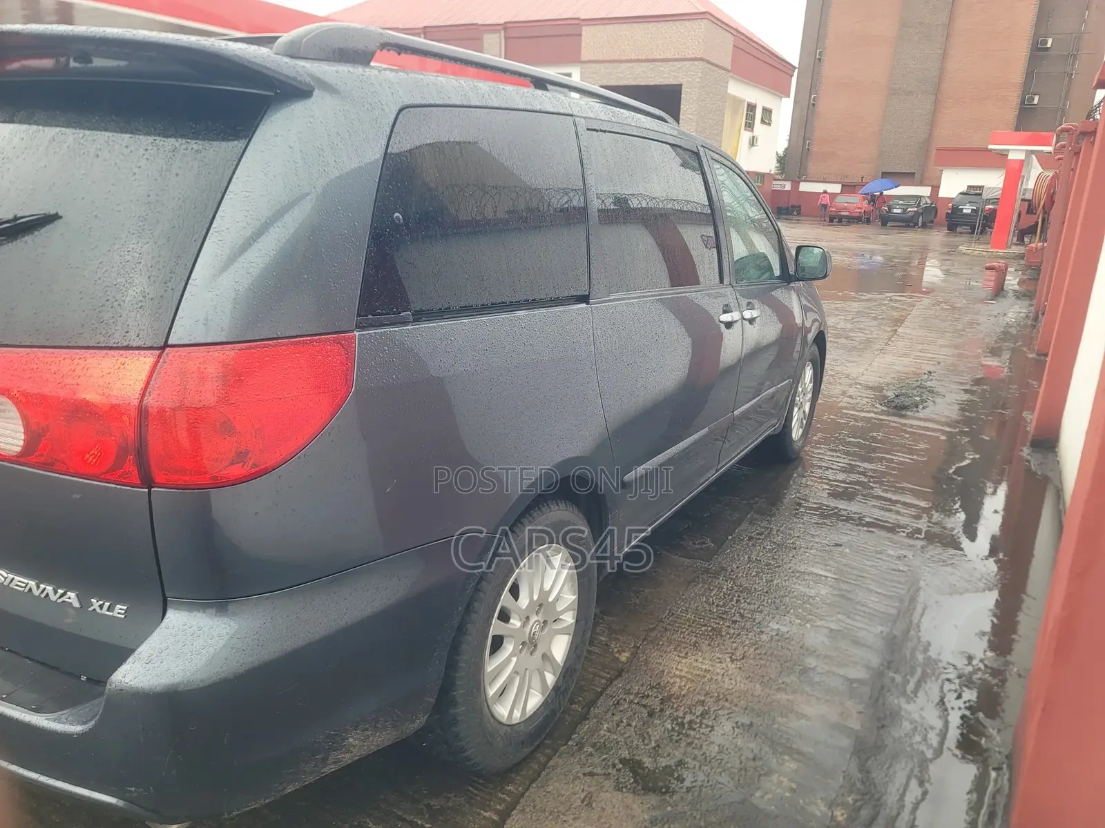 Toyota Sienna 2010 Gray