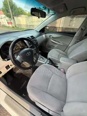 Toyota Corolla 2011 White