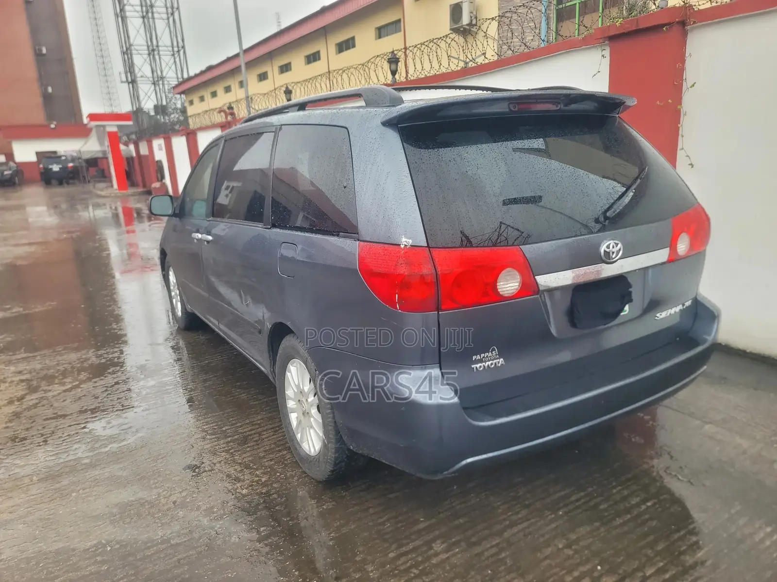 Toyota Sienna 2010 Gray