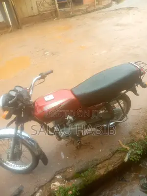 Bajaj Boxer 2023 Red