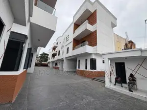 4bdrm Townhouse/Terrace in Osapa london for sale