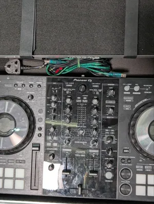 Pioneer Dj DDJ-800 Dj Mixer Controller With Bonus Box