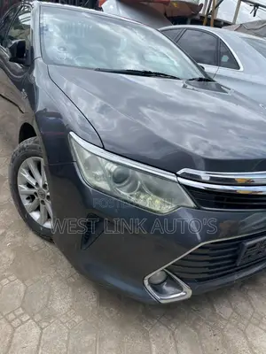 Toyota Camry XLE 4dr Sedan (2.5L 4cyl 6A) 2015 Gray