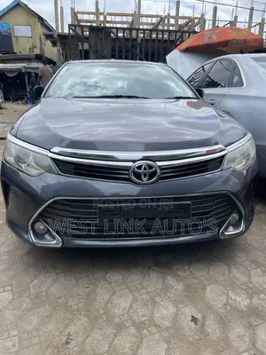 Toyota Camry XLE 4dr Sedan (2.5L 4cyl 6A) 2015 Gray