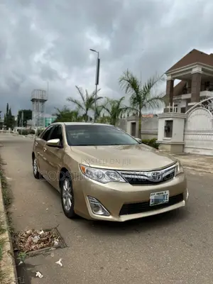 Toyota Camry LE 4dr Sedan (2.5L 4cyl 6A) 2013