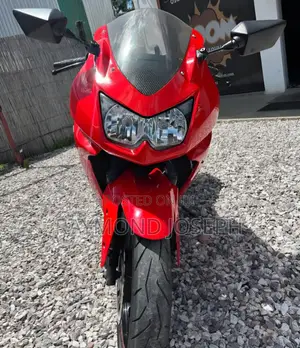 Kawasaki EX250 2010 Red