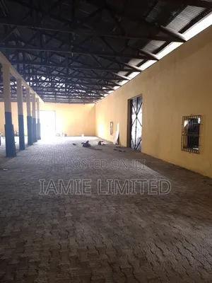 Massive Warehouse Effurun Gra 8m