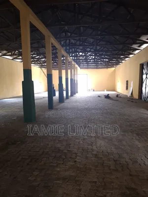 Massive Warehouse Effurun Gra 8m
