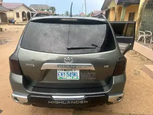 Toyota Highlander Base 2009 Green