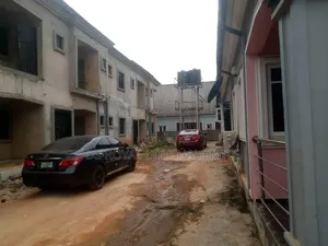 2bdrm Block of Flats in Benin City for sale