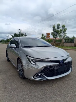 Toyota Corolla 2024 Silver