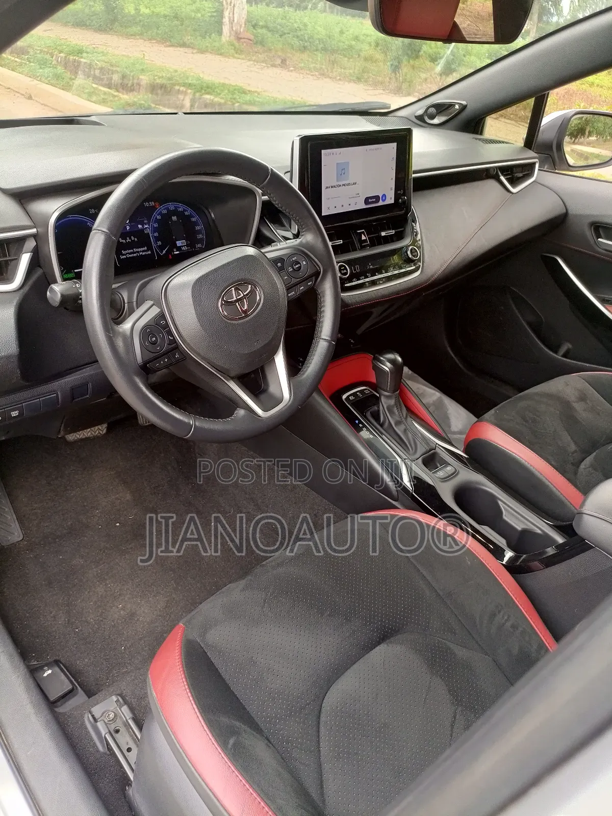 Toyota Corolla 2024 Silver