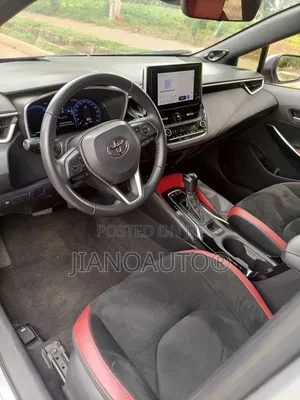 Toyota Corolla 2024 Silver
