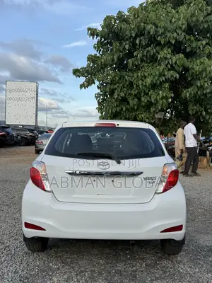 Toyota Yaris LE Hatchback 5dr 2014 White