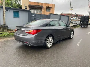 Hyundai Sonata Limited 2.0T Sedan (2.0L 4cyl 6A) 2011 Gray
