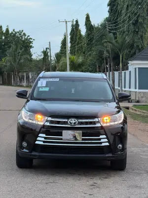 Toyota Highlander 2016 Black